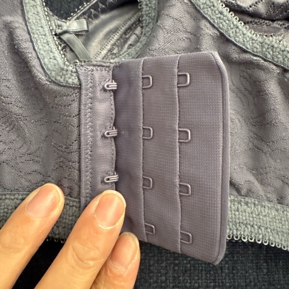 Bali Elegant Grey Lace Bra size 38C - Picture 6 of 7